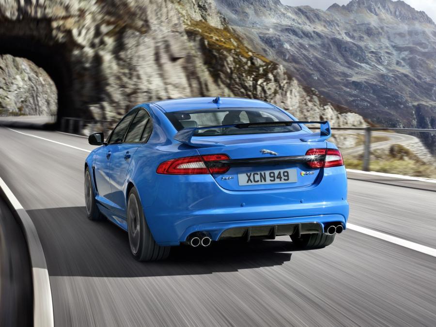  Jaguar XFR-S 2013 года  (UK) (фото 2 из 8)